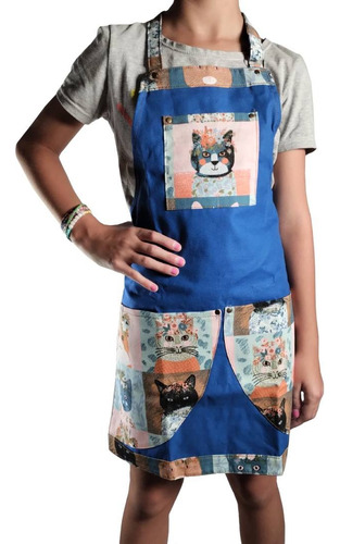 Delantal Infantil Guambia Capsula 24 Jean Y Gabardina Color Azul Diseño De La Tela Estampado Michis 1