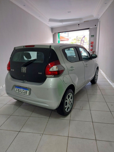 Imagem 4 de 11 de Fiat Mobi 2017 1.0 Like Flex 5p