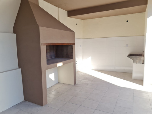Imagen 20 de 30 de Casa Centrica En Venta En Avellaneda