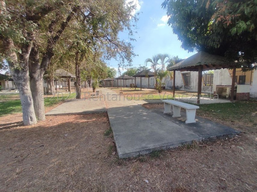 Imagen 16 de 16 de Linda Casa En Venta Urb. Los Astros Av. Aragua Dperez 22-23027