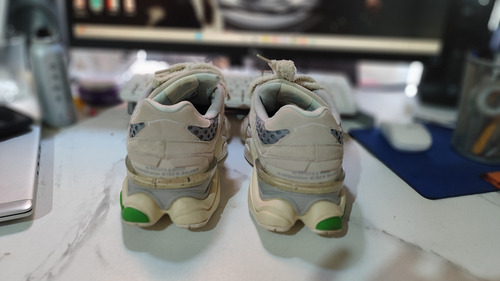 New Balance 9060 Bricks And Woods (Usado)