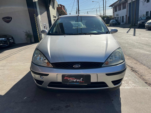 Imagen 3 de 13 de Ford Focus 2009 1.6 Ambiente Mp3