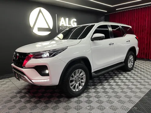 Toyota Fortuner 2.4 Srv