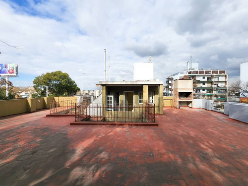 Imagen 2 de 30 de Venta De Ph 5 Amb Con Terraza Y Patio En Parque Avellaneda