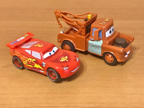 Par De Carrinhos Autorama Carrera 1:43 Modelo Carros Disney