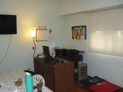 Imagen 10 de 28 de Casa Con Lote Interno- Lanús Oeste