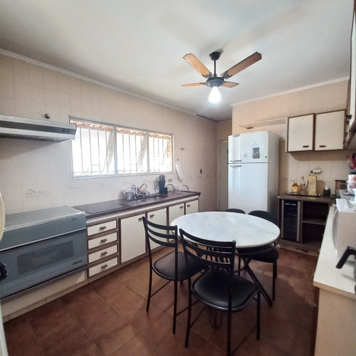 Excelente Casa, Com Grande Área De Lazer