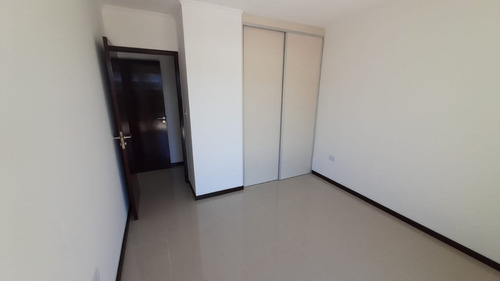 Imagen 9 de 21 de Departamento Premium - 2 Ambientes - Pileta Y Bajada Al Lago - Parque Siquiman