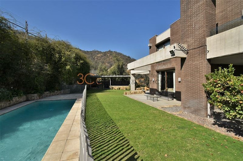 Casa En Venta De 4 Dorm. En Lo Barnechea