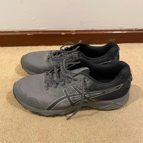 Asics top gel invasion