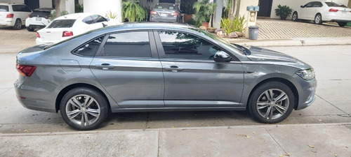 Imagen 3 de 13 de Volkswagen Jetta R-line Tip 2019