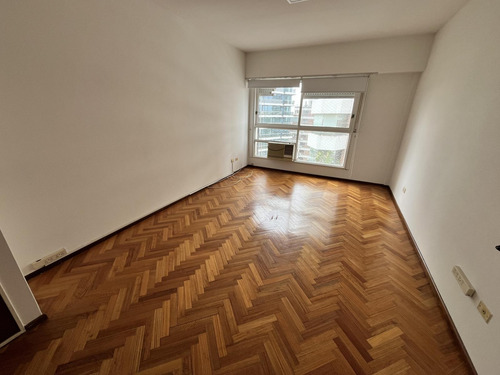Departamento En Venta En La Lucila De 4 Ambientes Con Dependencia, Cochera Con Baulera