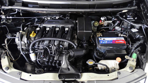 Nissan Livina 1.6 S 2012 Flex 5p + Couro + Gas