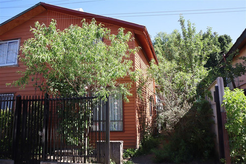 Casa En Venta De 3 Dorm. En Pucón