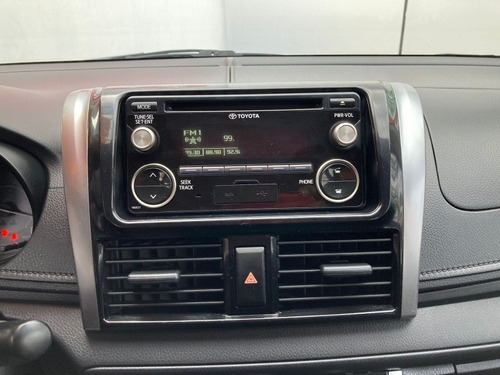 Imagen 7 de 15 de Toyota Yaris 2017 1.5 Core At Sedan Cvt