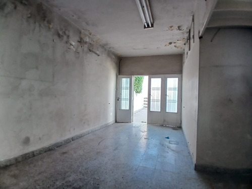 Casa Sobre Lote 10x30 Con Jardin Y Terraza