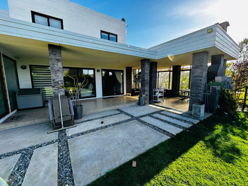 Se Vende Moderna Y Acogedora Casa Sector Huasos