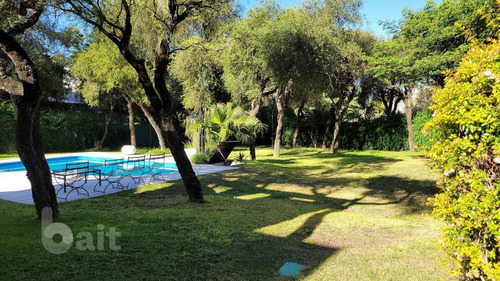 Imagen 20 de 29 de Venta Casa En Lomas De La Carolina Con 4 Dormitorios Y 5 Baños, Impecable!!!