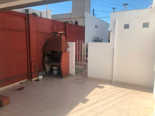 Casa En Venta En Temperley