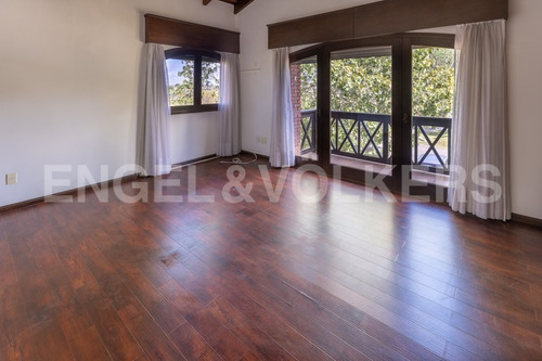 Casa En Venta En Barrio Privado La Tahona Id 4179