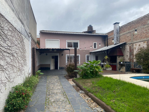 Casa En Venta En Banfield