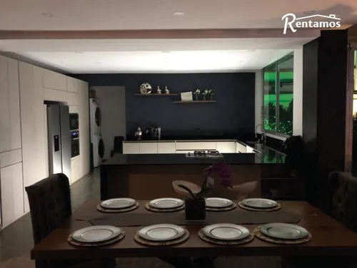 Casa En Venta En Loma Del Escobero. Cod V11467