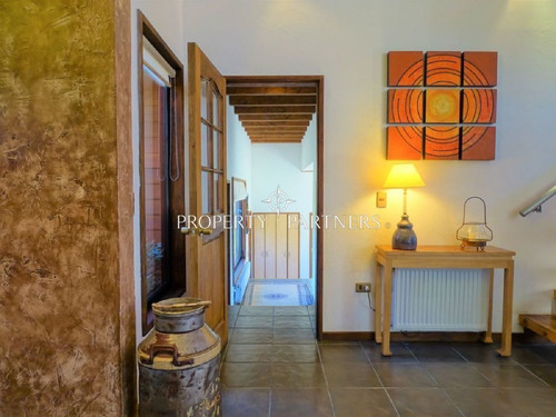 Imagen 3 de 30 de Casa En Pucón, Club De Campo Los Riscos.