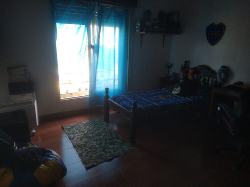 Ph En Venta - 4 Dormitorios 2 Baños - Cochera - 163mts2 - La Plata