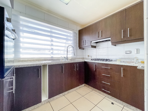 Arriendo Casa De 2 Pisos En Sector Residencial En G Mistral.