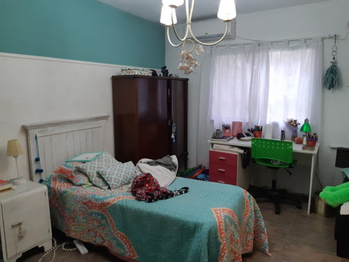 Chalet En Venta En Parque Leloir