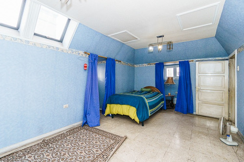 Imagen 11 de 12 de Venta Gran Casa Esquina Sector Parque O`higgins