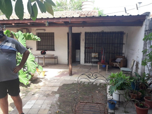 Imagen 6 de 7 de Farias & Farias Casa De 2 Dormitorios B° Panamericano