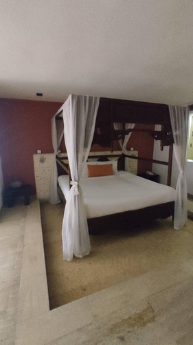 Imagen 10 de 21 de Johanna Castillo Vende Hotel En El Rosal 04145951217