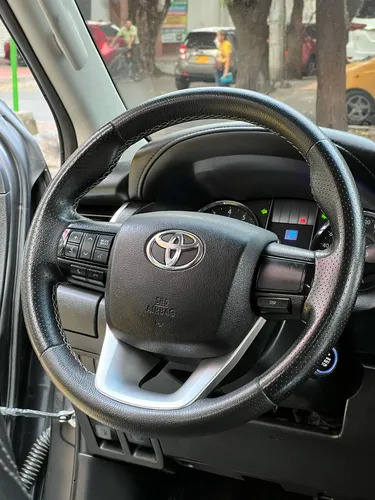 Toyota Fortuner 2.7l Mid