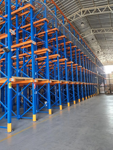 Bodega Equipada Con Racks, Oficinas , Sala De Reuniones