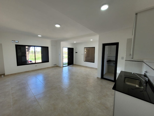 Imagen 7 de 18 de Casa A Estrenar, Calle Sargento Garcia. A 400 Mts De Plaza Centrica - San José - Entre Ríos.
