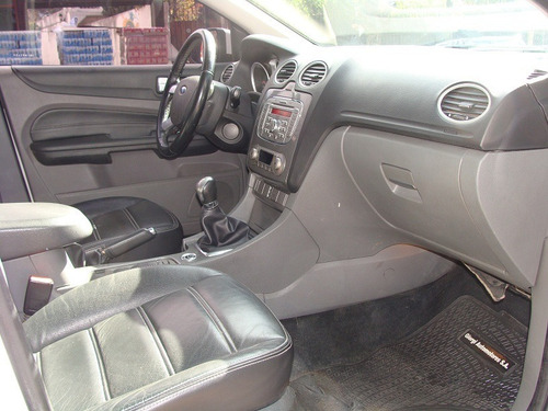 Imagen 10 de 15 de Ford Focus Ii Ghia 1.8 Tdci Manual 2a Mano 105.000km 2013