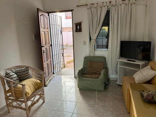 Departamento En Venta - 3 Dormitorios 2 Baños - Mar Del Tuyu