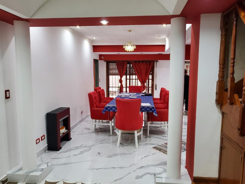 Imagen 4 de 30 de Hermosa Casa 5 Ambientes