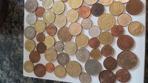 Vendo Moedas De Vários Países Uma Verdadeira Diversidade