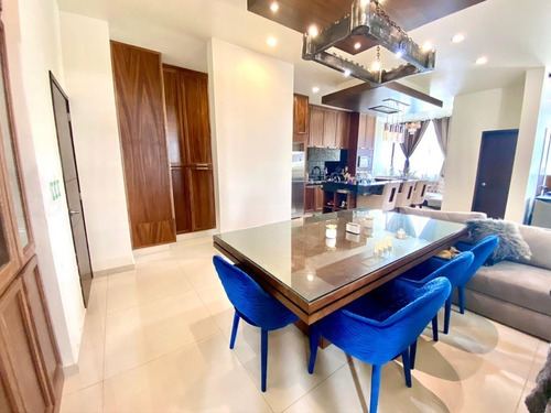 Imagen 2 de 19 de Casa En Venta En Los Robles Residencial Zapopan
