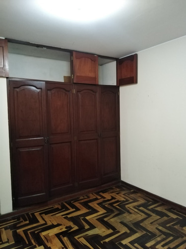 Casa Bien Ubicada 3 Pisos C/ Aires P/2 Pisos