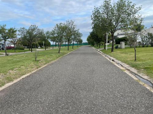 Terreno En Venta En Country San Isidro 1260m2 . Uno De Los Últimos Terrenos En El Barrio