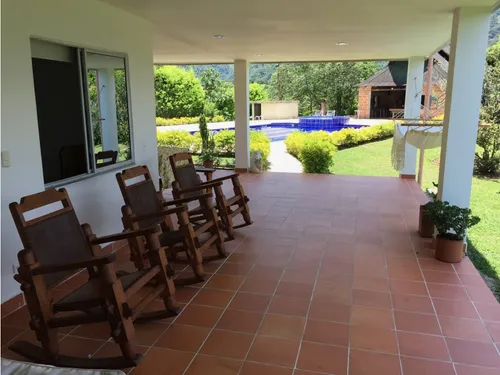 Permuto Con Piscina Caballerizas Cancha Jacuzzi Kiosco Gym Billar Lujo