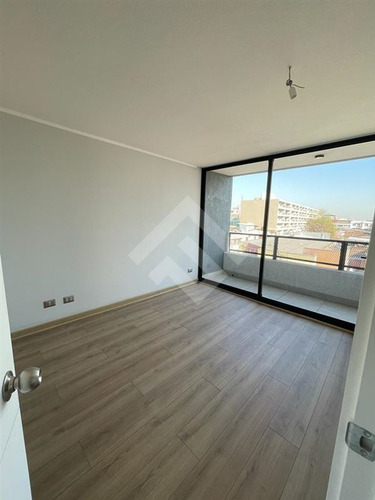 Imagen 6 de 13 de Departamento En Venta De 2 Dorm 2 Baños. En Santiago