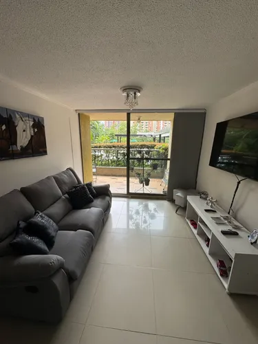 Vive En La Parte Baja De La Loma De Los Bernal, Vendo Apartamento En Exclusiva Unidad Residencial