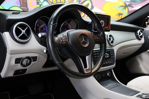 Mercedes-Benz Classe GLA 1.6 Style Turbo Flex 5p