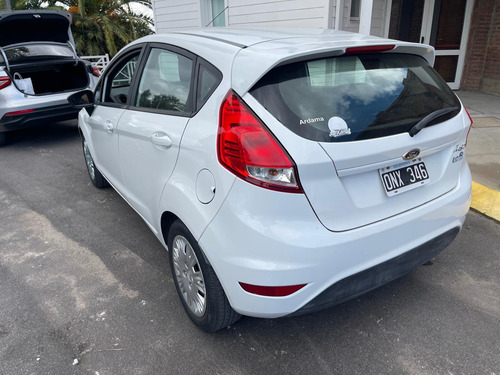 Ford Fiesta 1.6 Max One Ambiente Plus 98cv