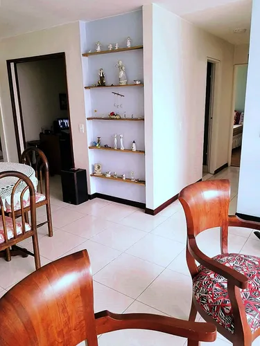 Amplio Apartamento De 2 Alcobas En Santa Paula. 90 M2. Piso 4 Con Ascensor.