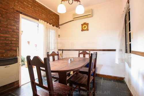 Imagen 4 de 25 de Chalet 6 Ambientes Venta - Florida